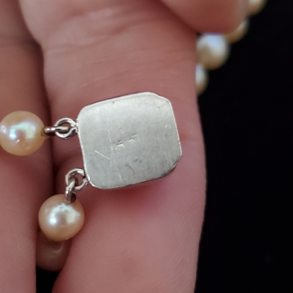 Pearl Necklace w/ Wht Gold Clasp 16" 1960s Vintage - Picture 7 of 10